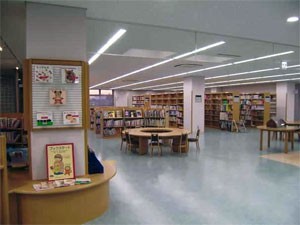 桐生市立新里図書館